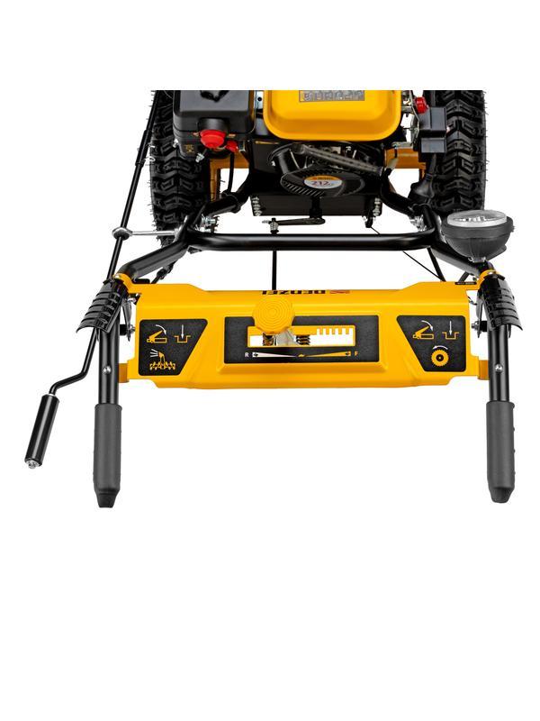 Бензиновая снегоуборочная машина SB 560 LP, 212 cc, электростартер, фара Denzel