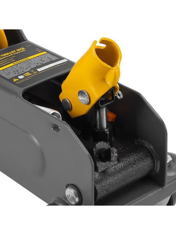 Домкрат гидравлический подкатной, 2 т, 135-385 мм, в пласт. кейсе Denzel