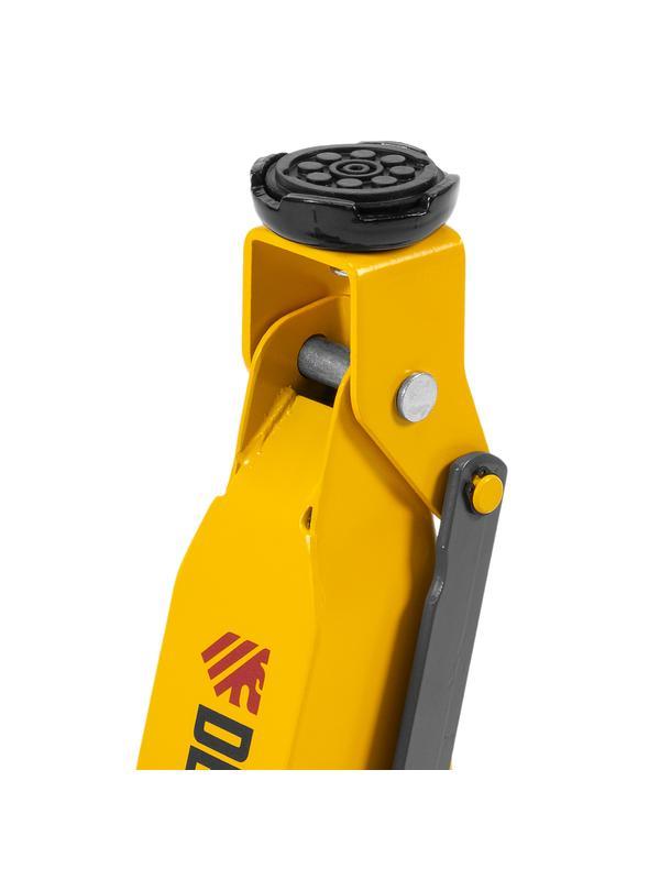 Домкрат гидравлический подкатной, 2 т, 135-385 мм, в пласт. кейсе Denzel