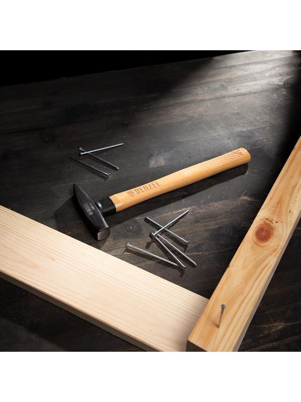 Молоток слесарный, 300 г, кованый квадратный боек, буковая рукоятка Denzel