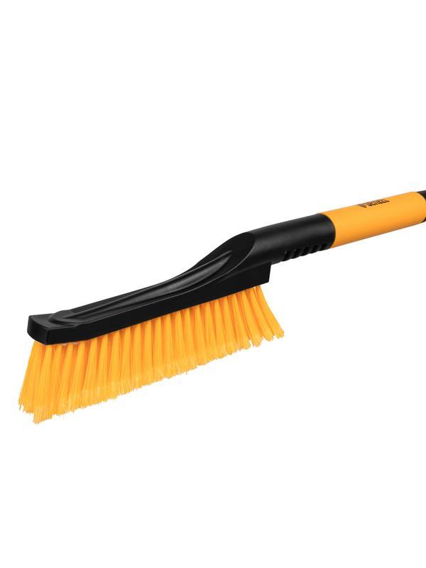 Щетка-сметка для снега со скребком 600 мм Denzel