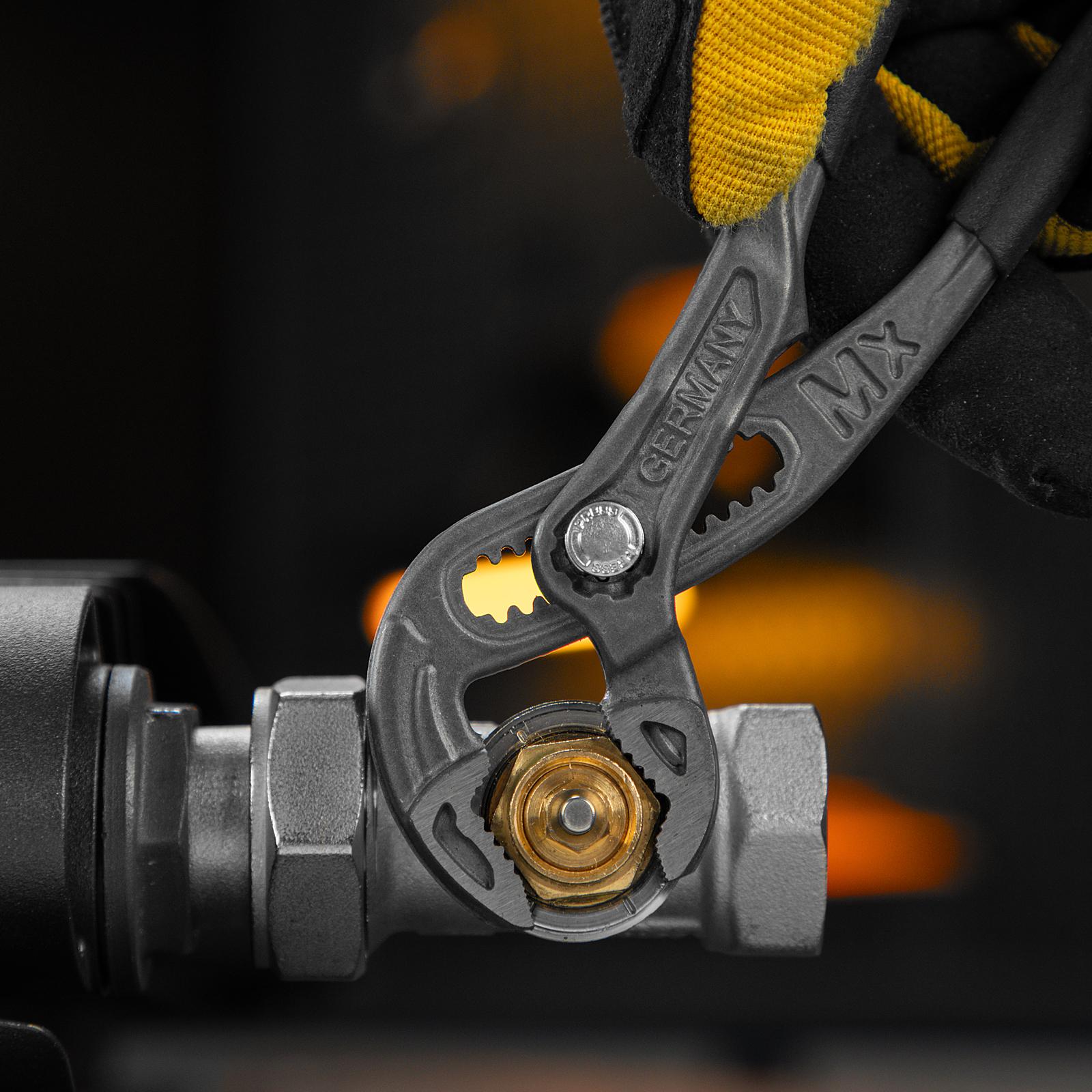 Клещи переставные, кнопочный механизм, обливные рукоятки, 180 мм Denzel