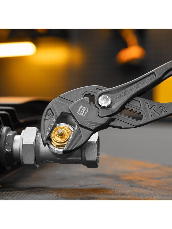 Клещи переставные, кнопочный механизм, обливные рукоятки, сантехнические, 250 мм Denzel