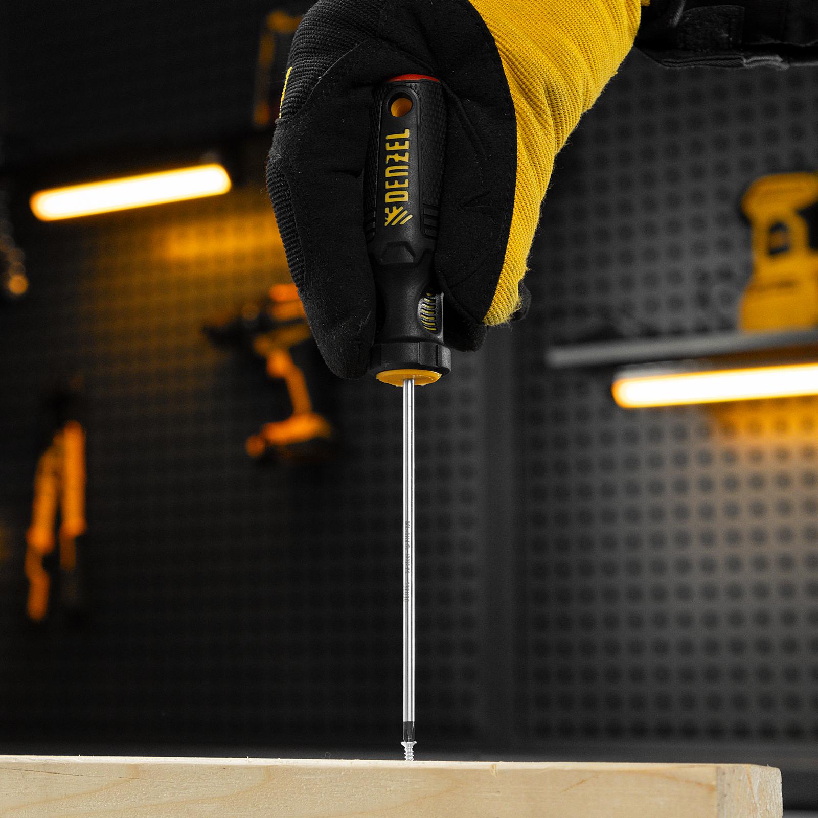 Отвертка, PH0х100 мм, S2, 3к рукоятка Denzel