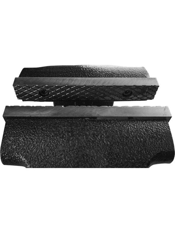 Тиски чугунные поворотные с трубн.зажимом и наковальн. 100 мм BERGER BG1336