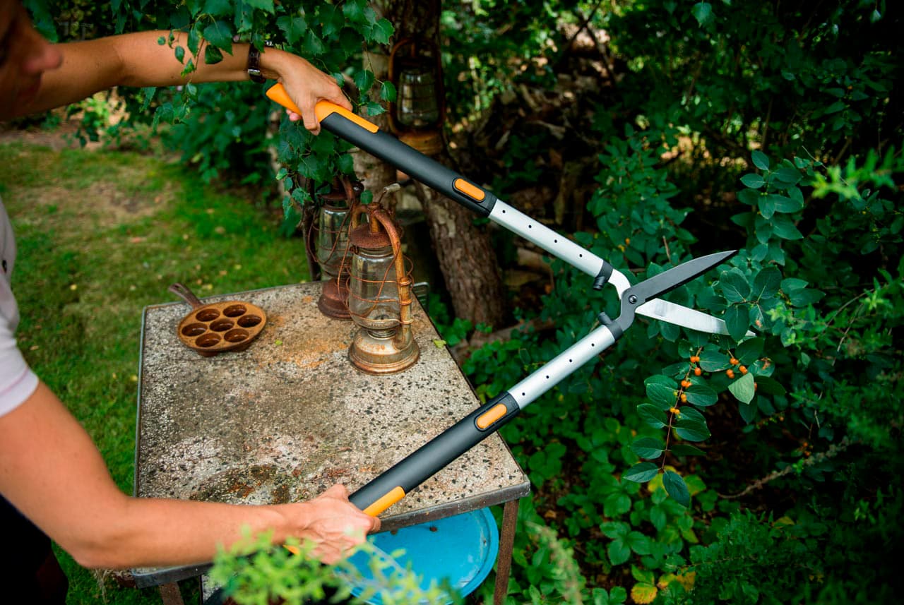 Кусторез садовый Skrab 28584 ручной лезвие тефлоновое / 680/930 мм.