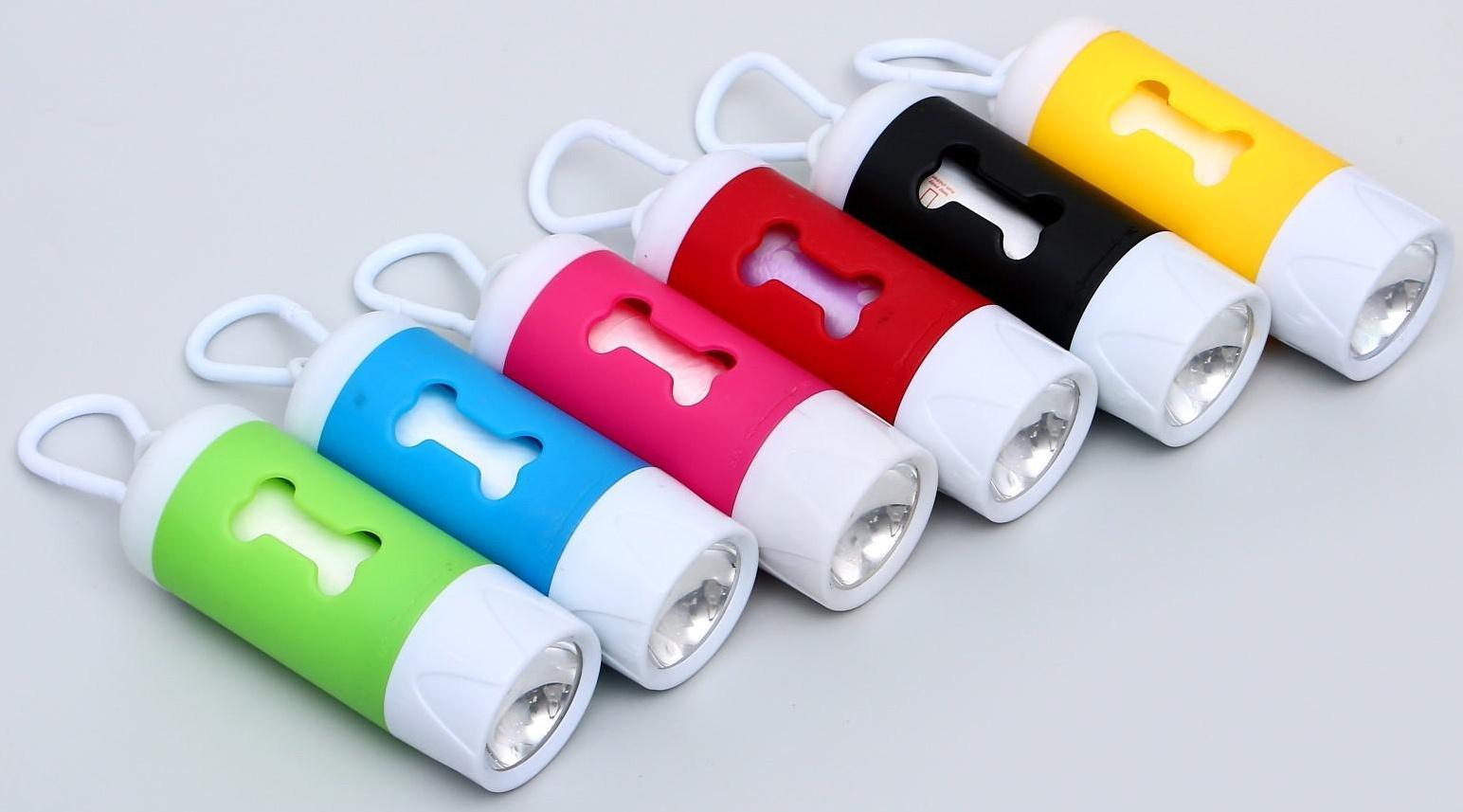 Контейнер с пакетами для уборки за собаками с фонариком (15 пакетов), 9,8х3,8х3,8 см, микс