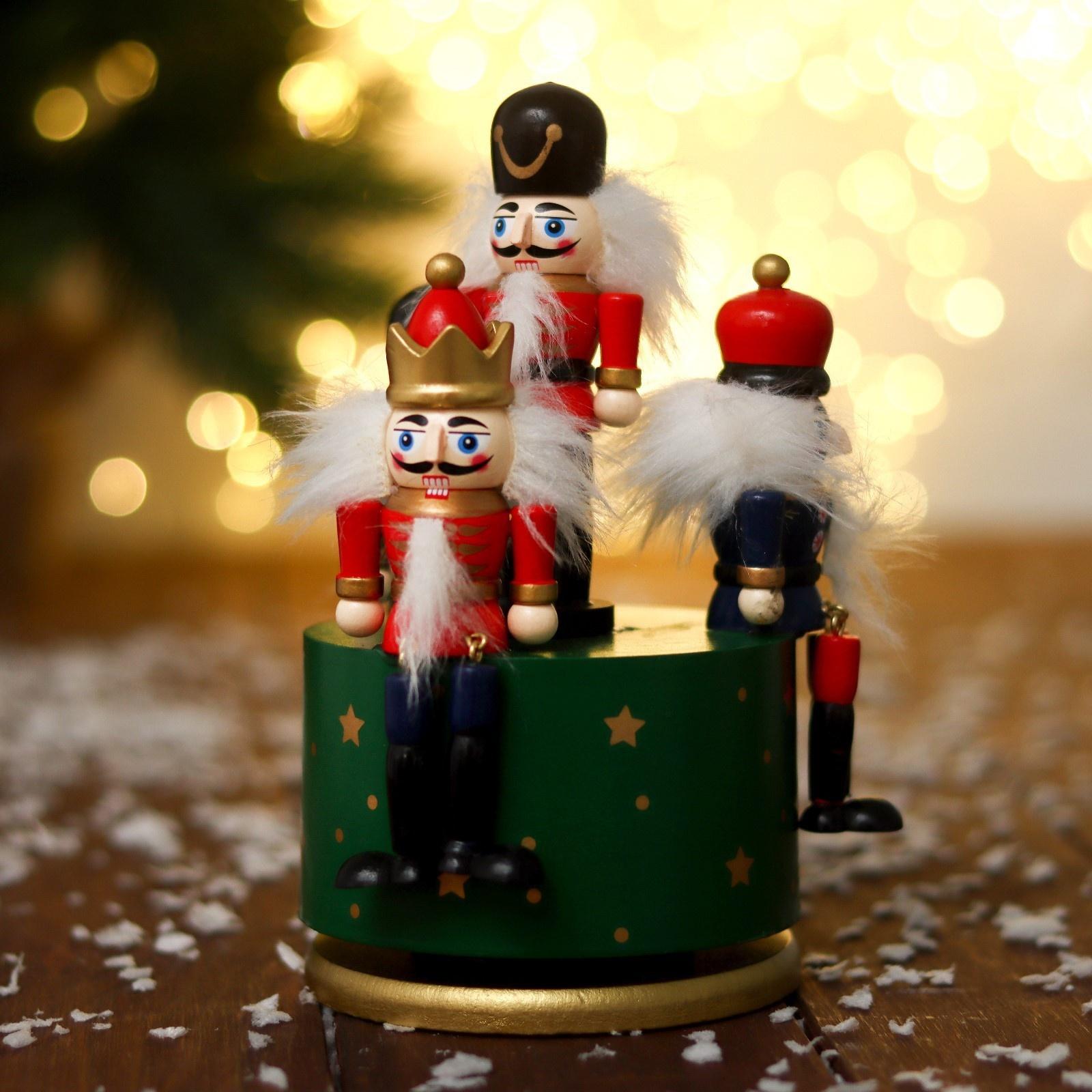 Сувенир «Карусель щелкунчики», 11×11×19 см, МИКС