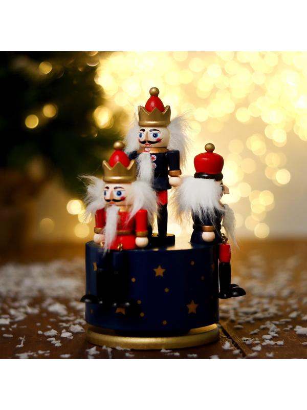 Сувенир «Карусель щелкунчики», 11×11×19 см, МИКС