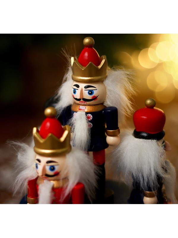 Сувенир «Карусель щелкунчики», 11×11×19 см, МИКС