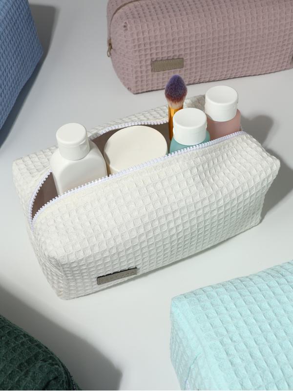 Косметичка женская на молнии TEXTURA, объёмная, большая, мягкая, вафельная текстура, белая