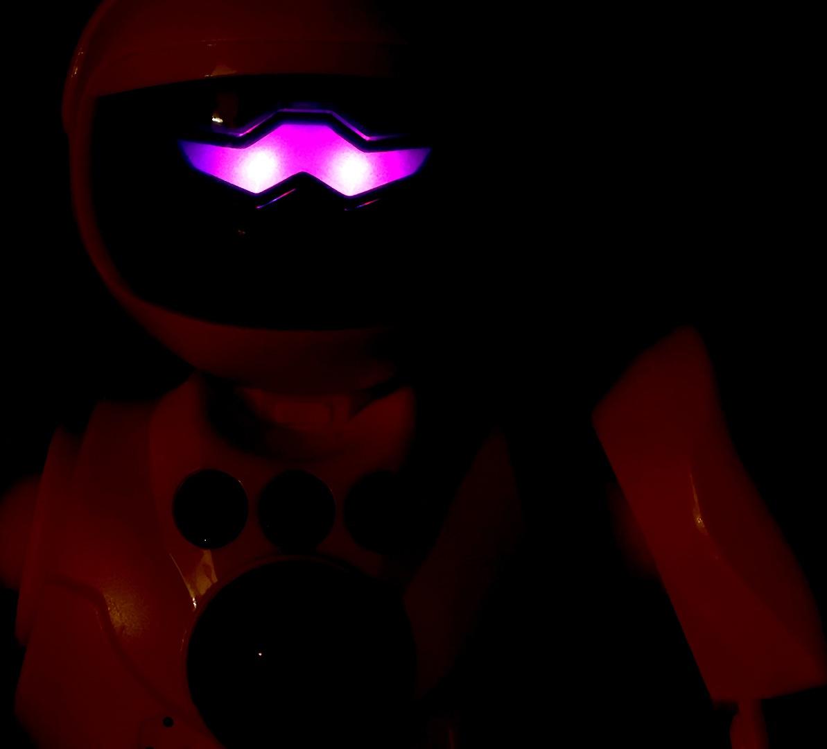 Робот радиоуправляемый «Кибер Бот», световые и звуковые эффекты, цвет жёлтый