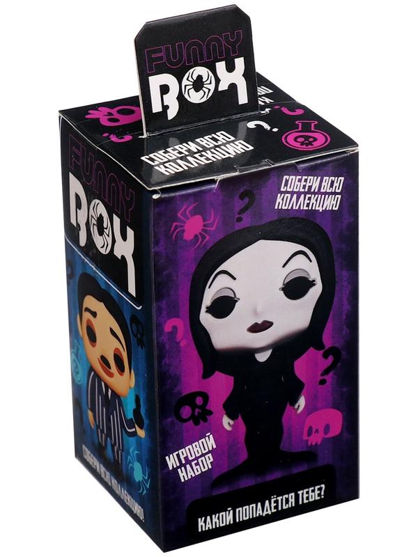 Игрушка - сюрприз Funny box «Мрачная семейка»: детский брелок, наклейки, карточка