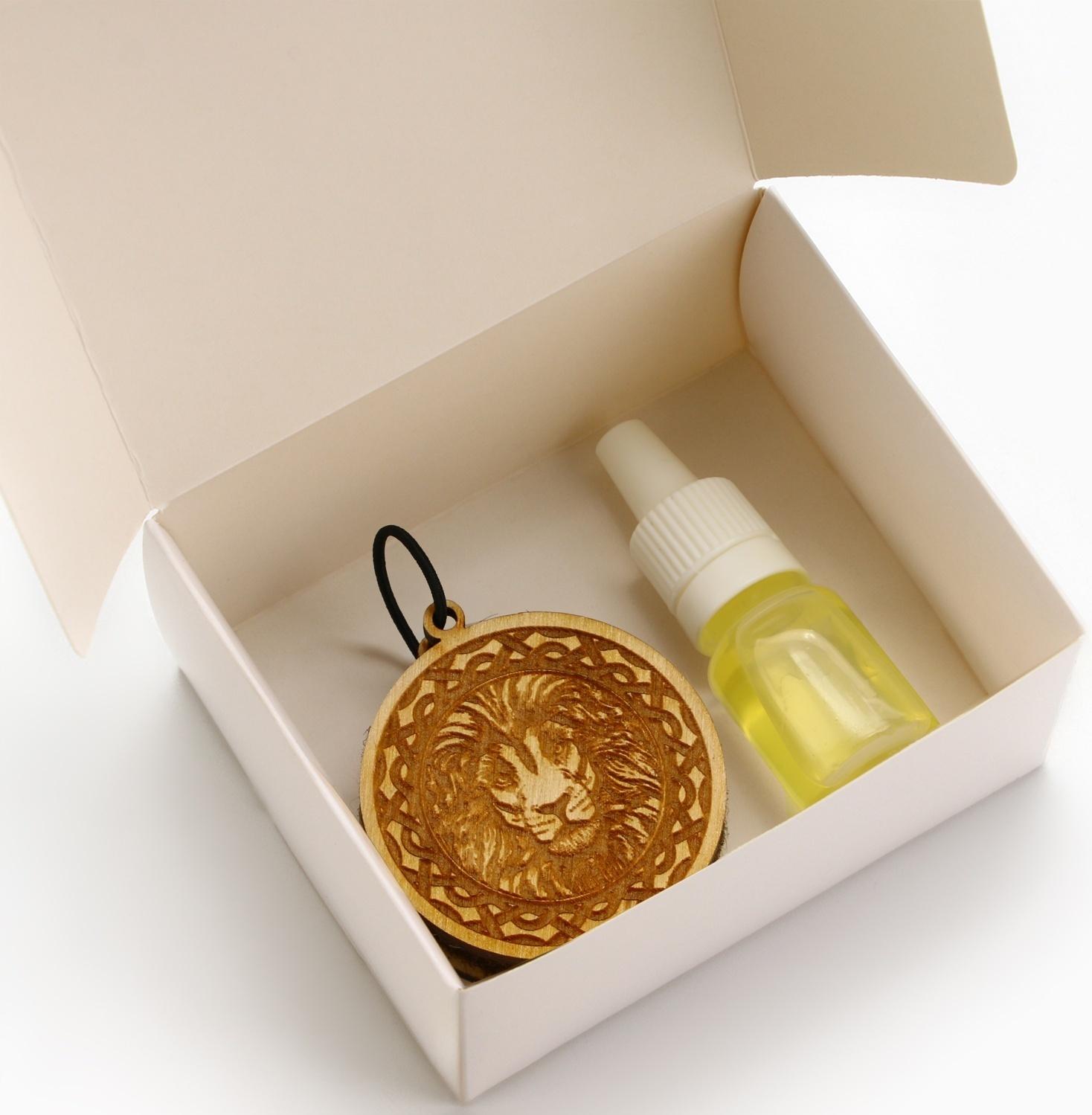 Ароматизатор в автомобиль «Лев», подвеска автомобильная с пропиткой и ароматизатор