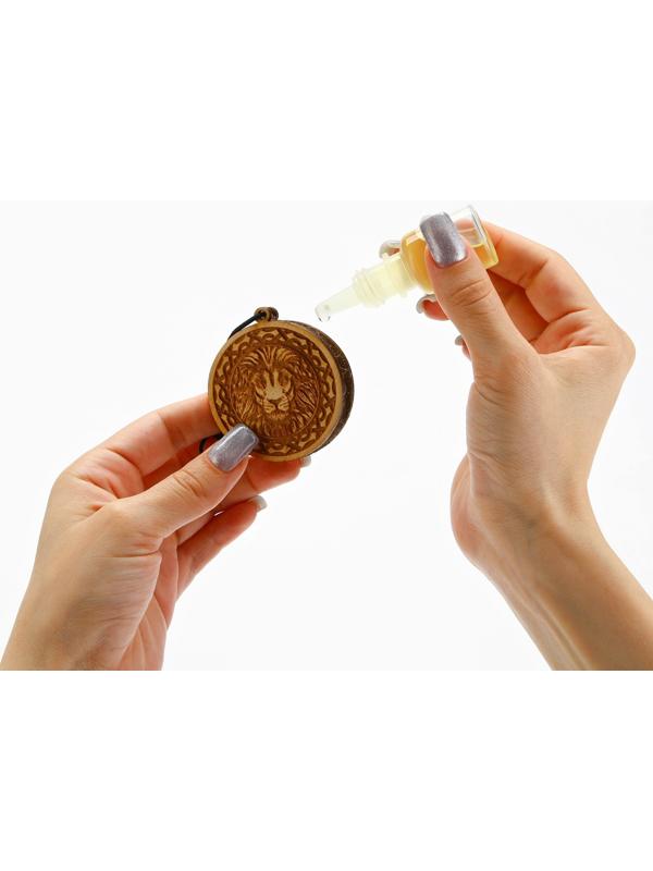 Ароматизатор в автомобиль «Лев», подвеска автомобильная с пропиткой и ароматизатор