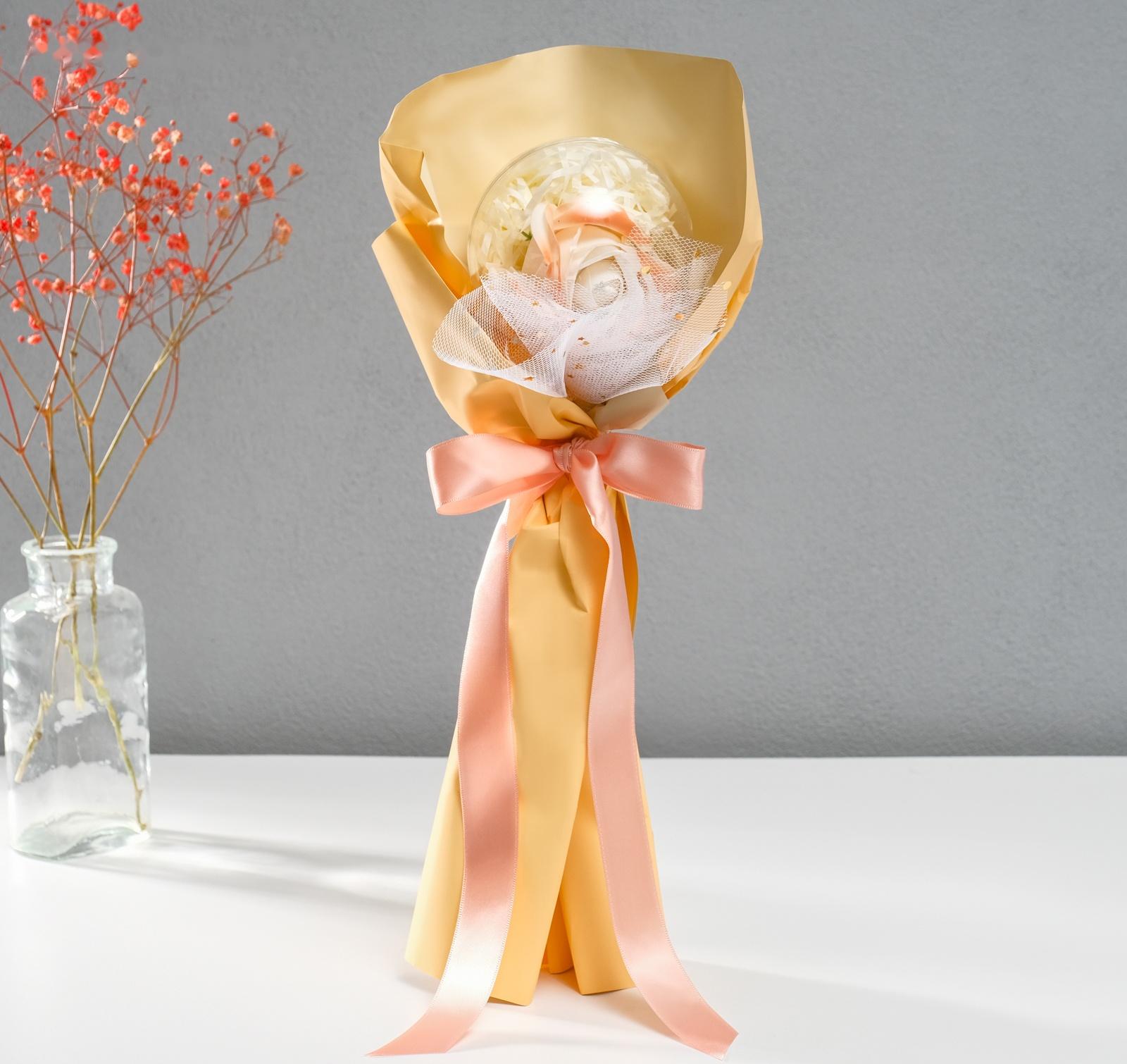 Букет из мыльных лепестков для ванны «Роза в шарике», подарочный, жёлтый, 8.5×8.5×36 см