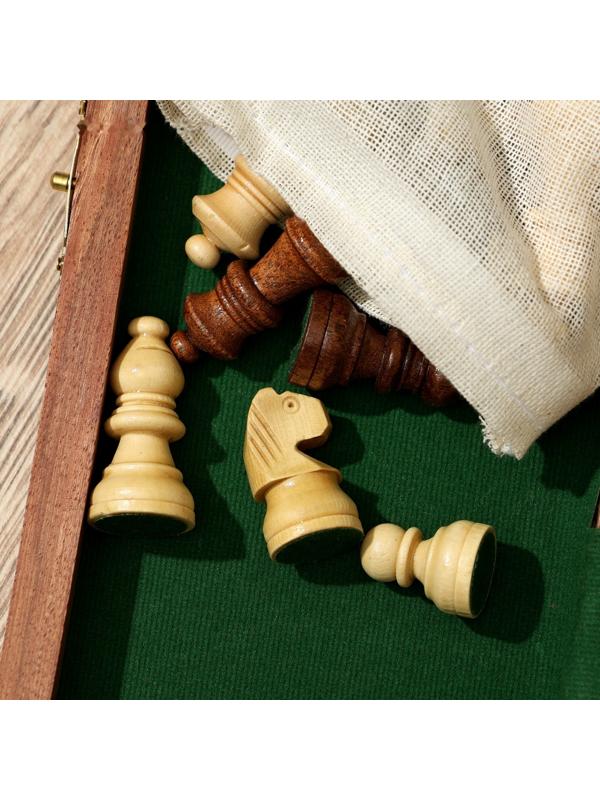 Шахматы 20х20 см, дерево шишам