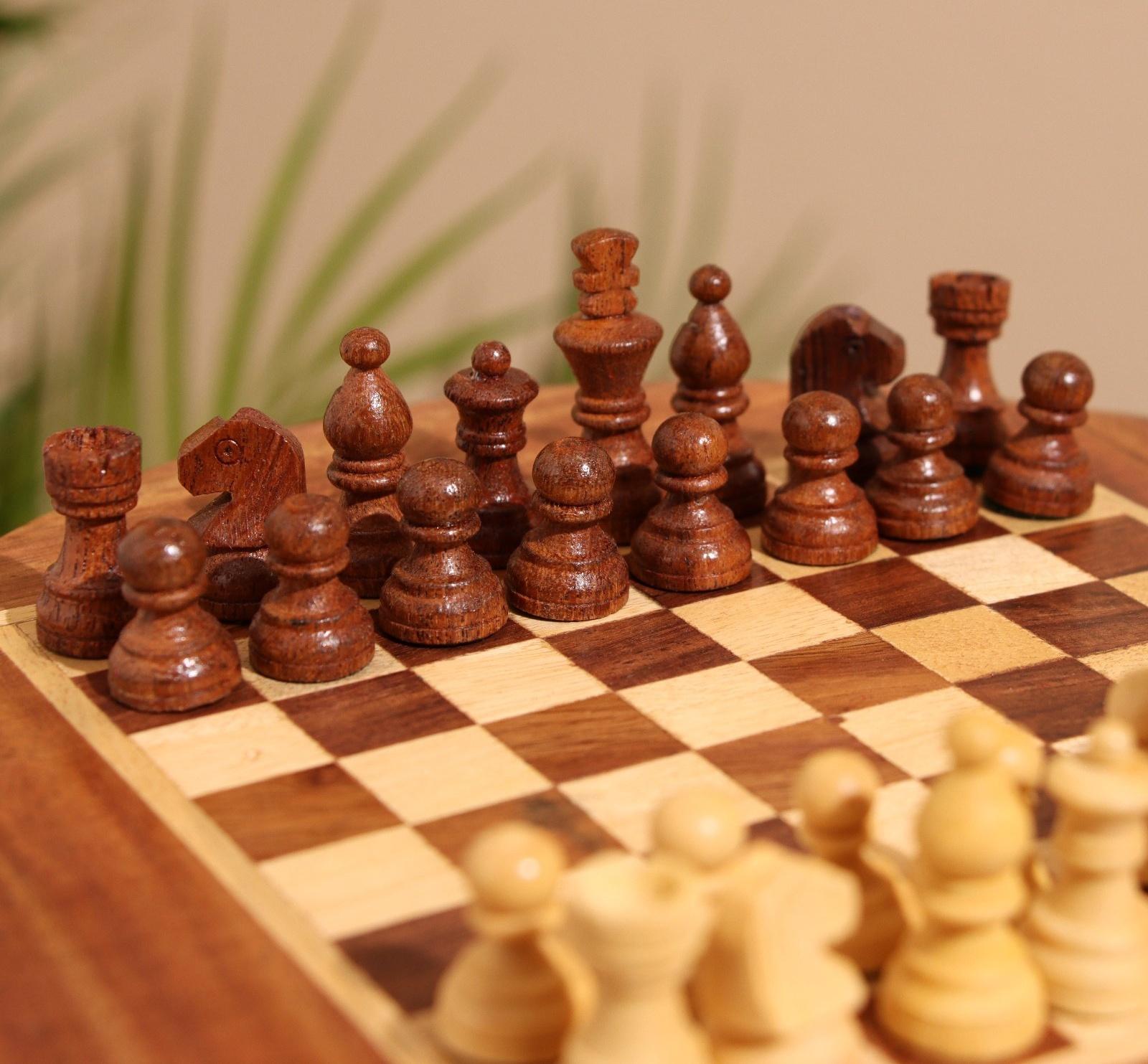 Шахматы магнитные 20,5х20,5х3,5 см, дерево шишам