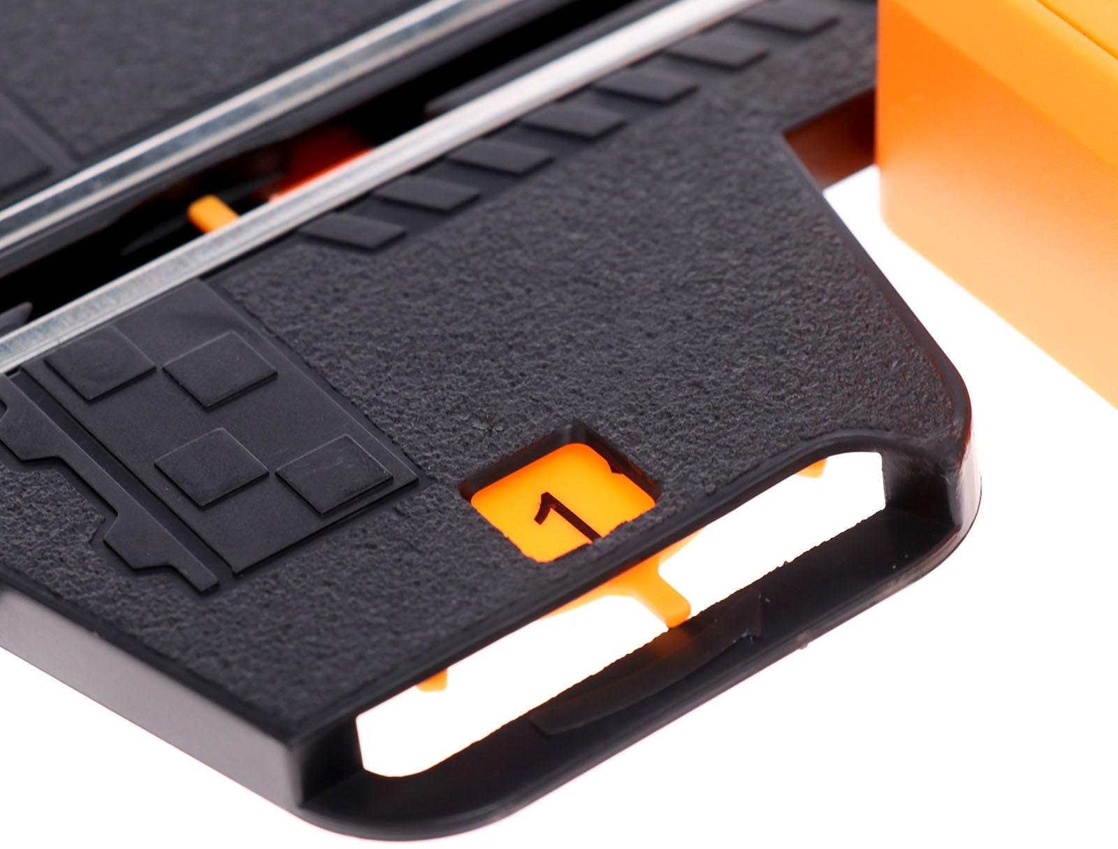 Автотрек «Турбо кросс», с 4 машинами работает от сети, длина трека 8,38 м.