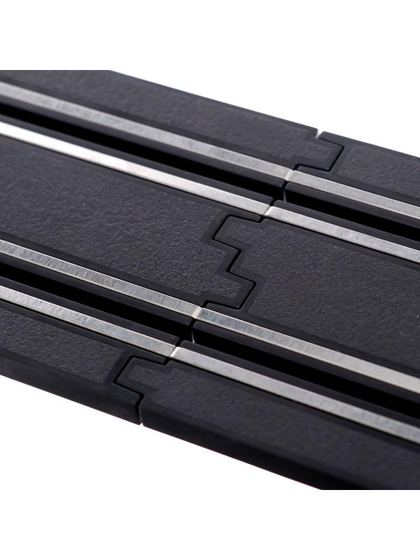 Автотрек «Турбо кросс», с 4 машинами работает от сети, длина трека 8,38 м.