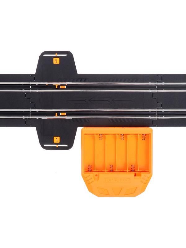 Автотрек «Турбо кросс», с 4 машинами работает от сети, длина трека 8,38 м.