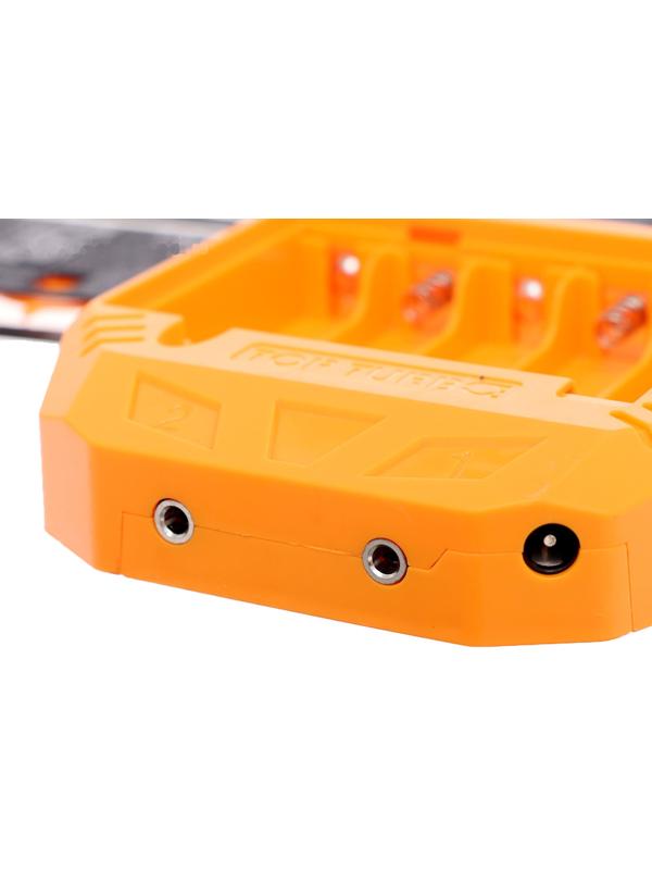 Автотрек «Турбо кросс», с 4 машинами работает от сети, длина трека 8,38 м.