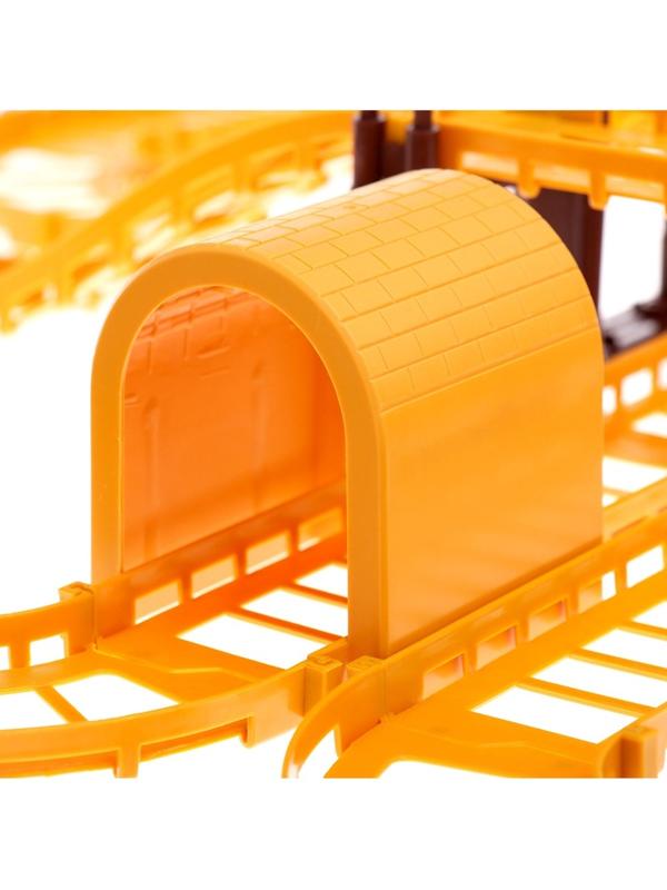 Автотрек «Стройка», с машинкой, краном и фигурками, работает от батареек