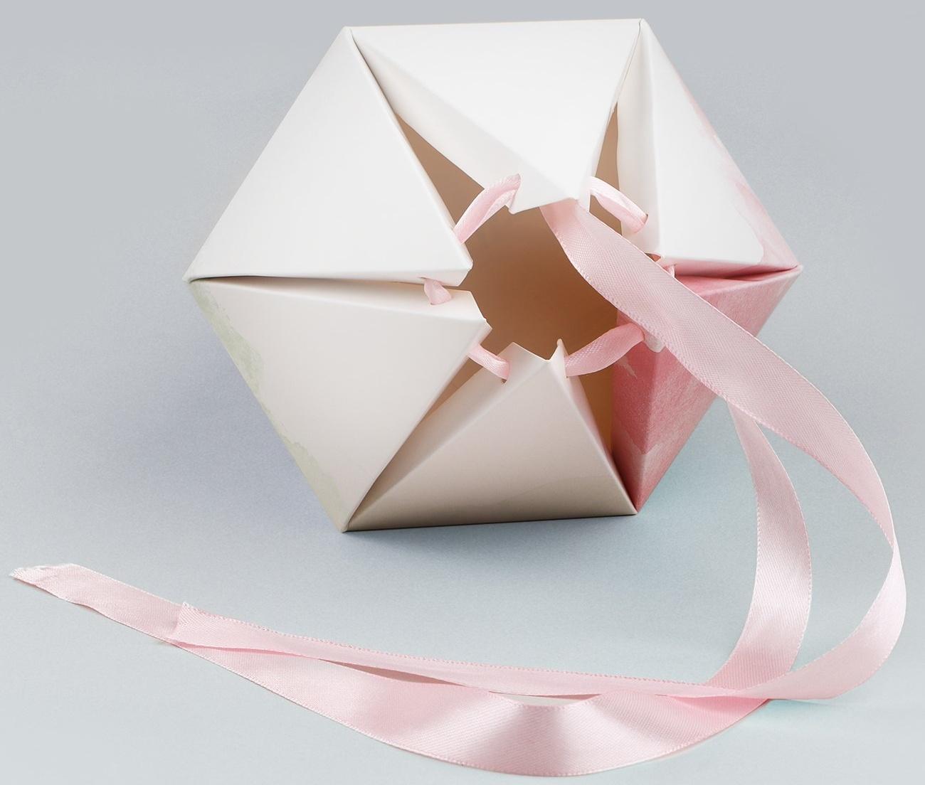 Переноска - шестиугольник для цветов «Для тебя!», белая 15 х 35 х 15 см