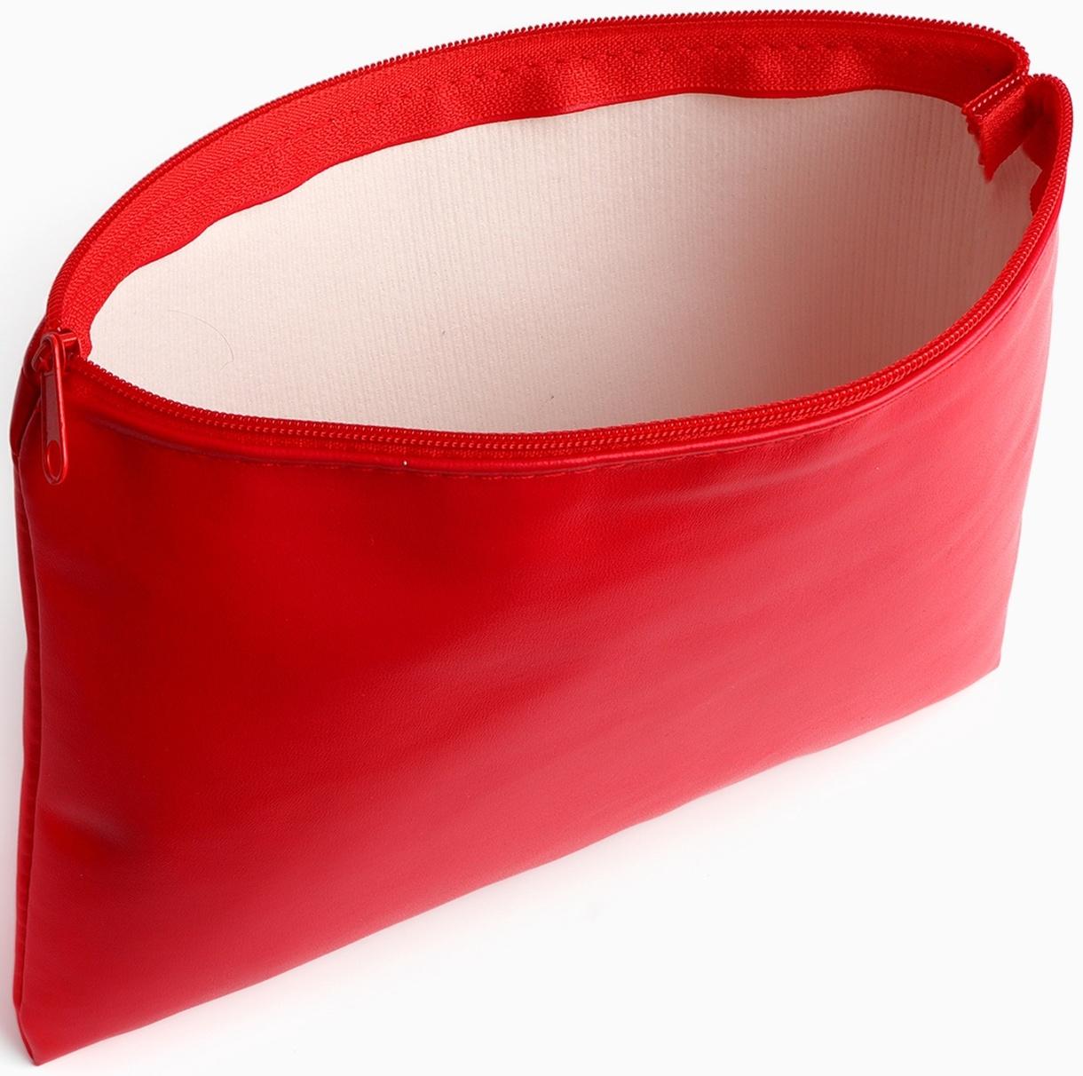 Косметичка на молнии плоская, однотонная, красная
