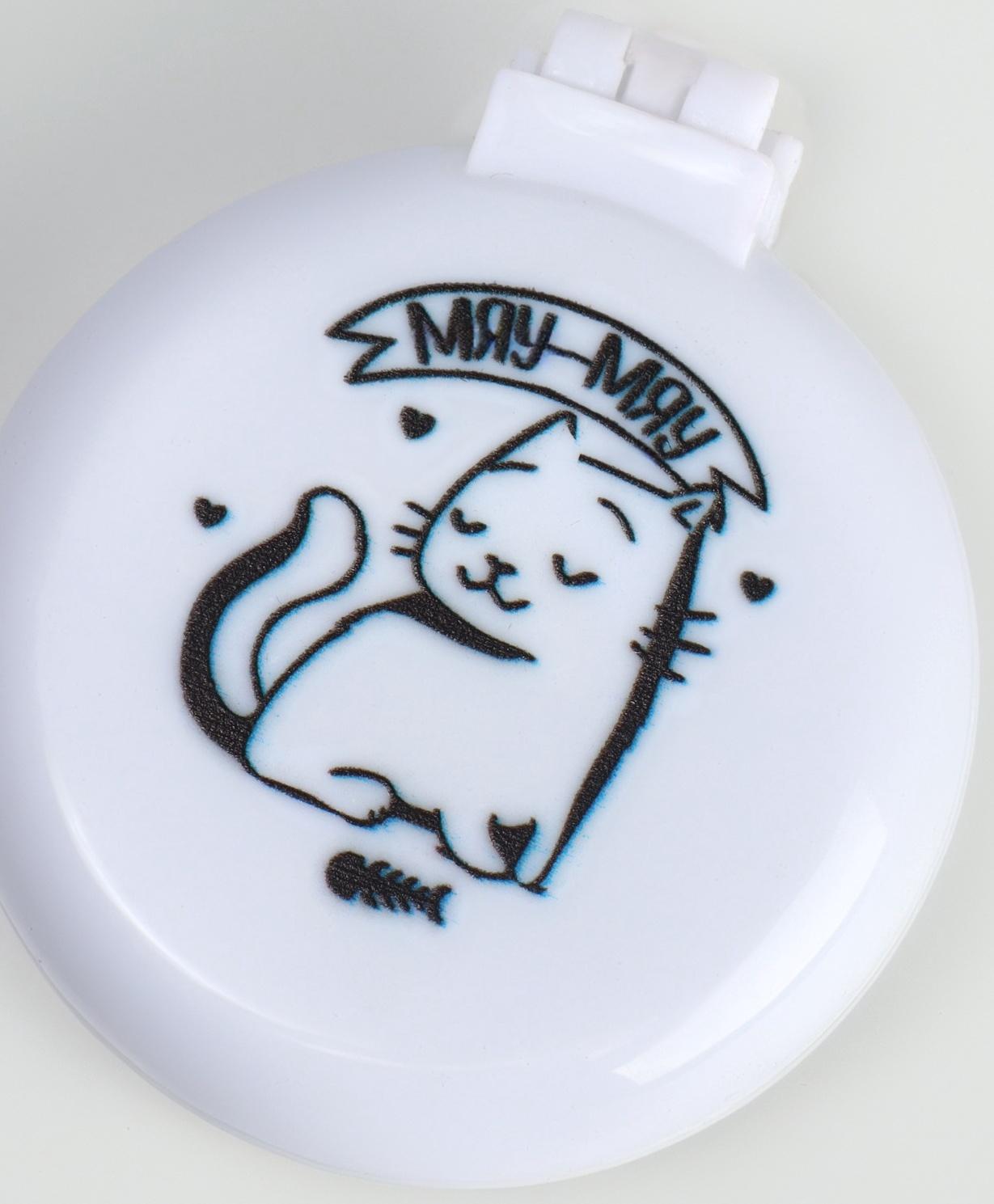 Расчёска массажная «Коты», складная, с зеркалом, 6,5 × 2,5 см, цвет белый