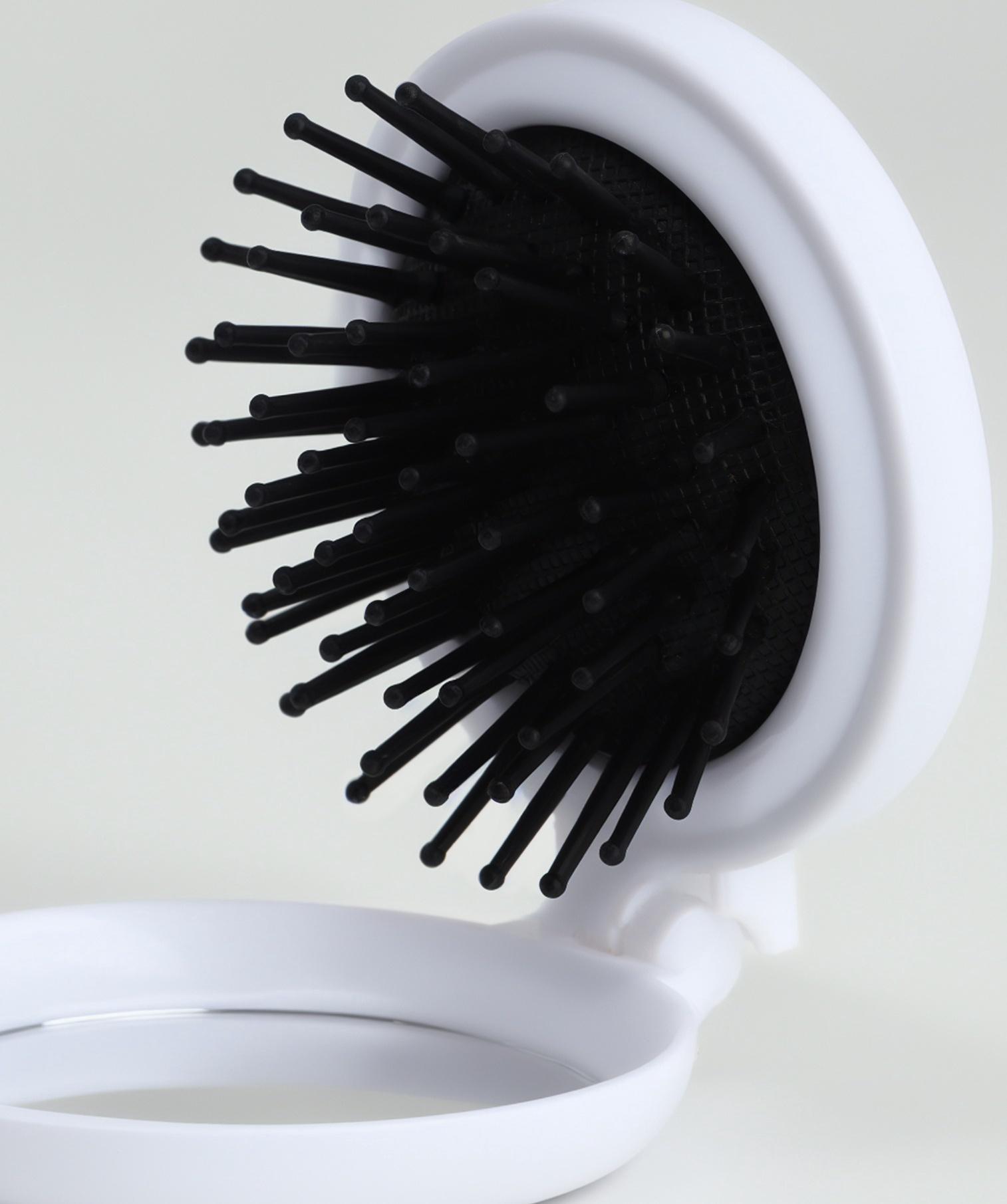 Расчёска массажная «Коты», складная, с зеркалом, 6,5 × 2,5 см, цвет белый