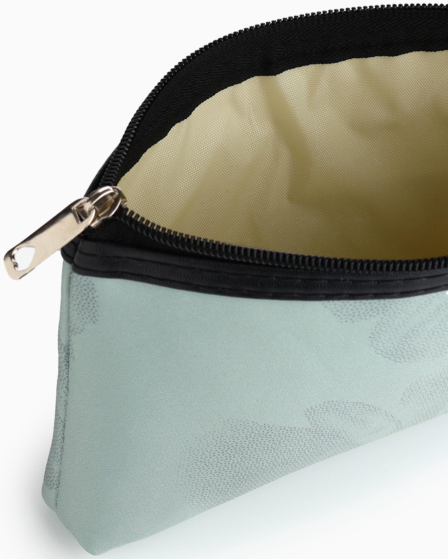 Косметичка на молнии плоская, с принтом «Ромашки», зелёная