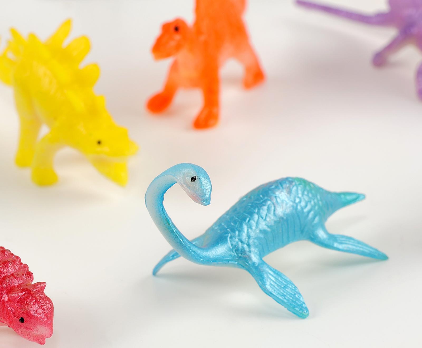 Фигурки «Динозавры». Игровой набор: наклейки, магниты и раскраски