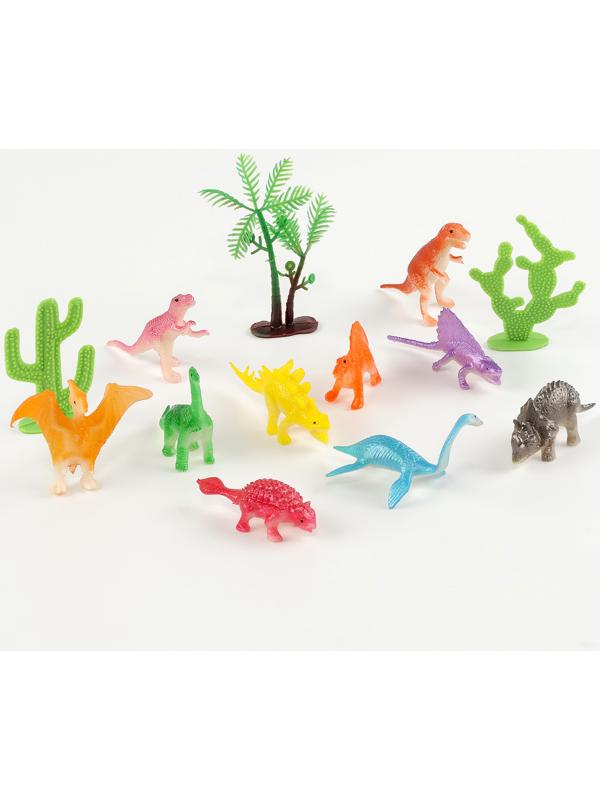 Фигурки «Динозавры». Игровой набор: наклейки, магниты и раскраски
