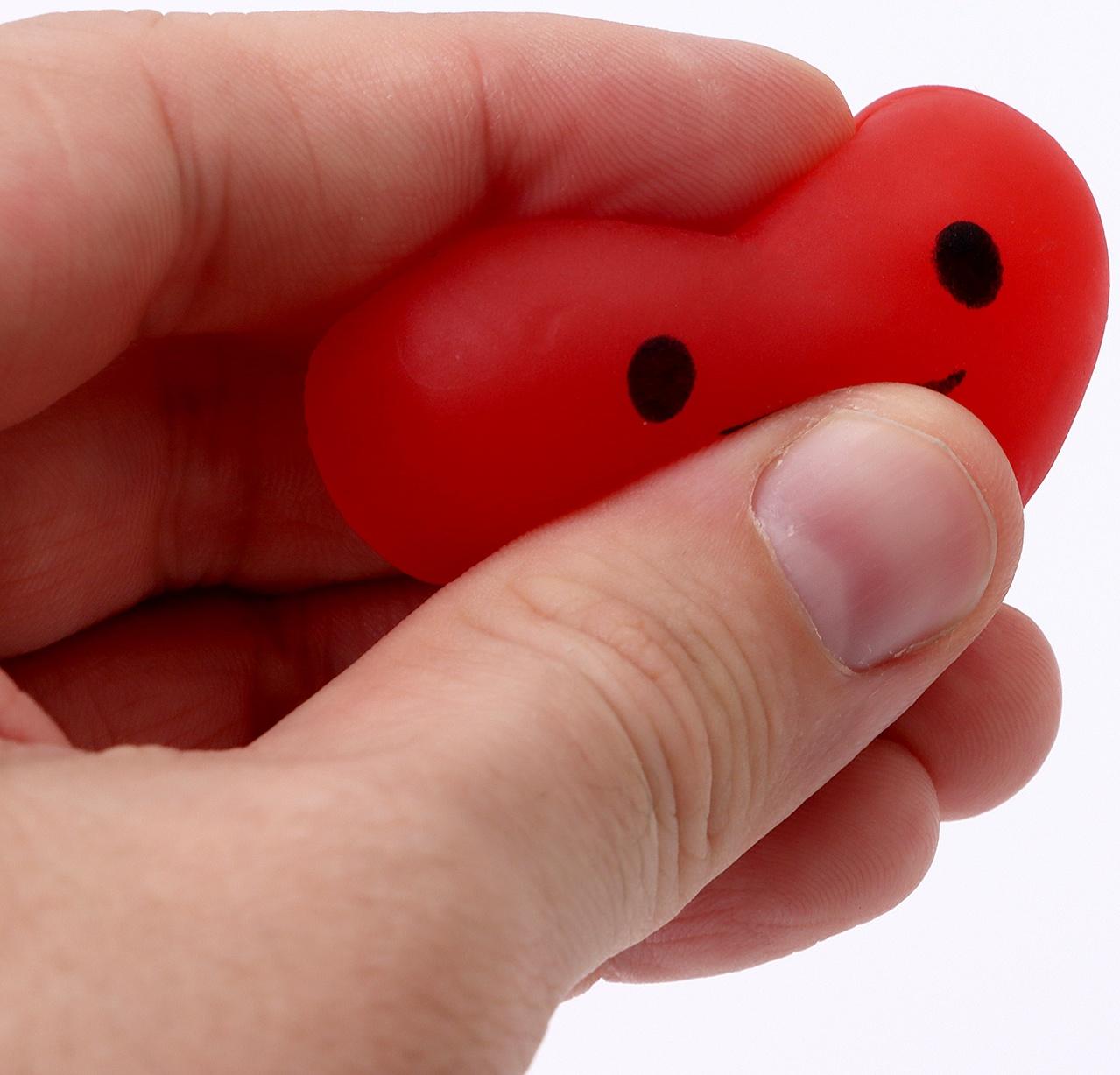 Антистресс сквиш мялка с сюрпризом «Сердце» в яйце, в шоубоксе