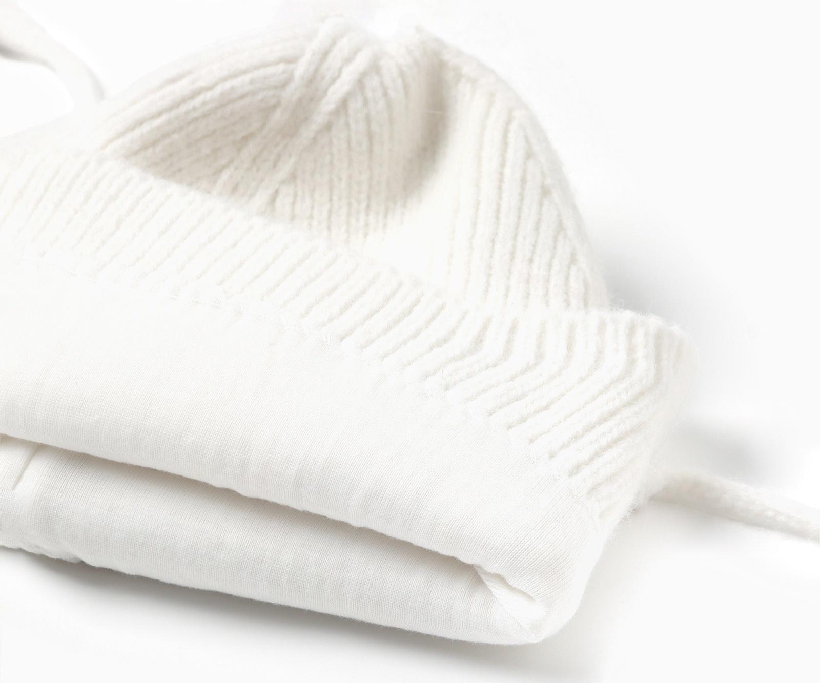 Комплект вязаный: шапка, шарф, варежки (1-3 года), молочный