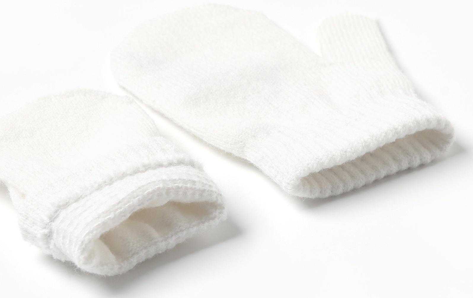 Комплект вязаный: шапка, шарф, варежки (1-3 года), молочный