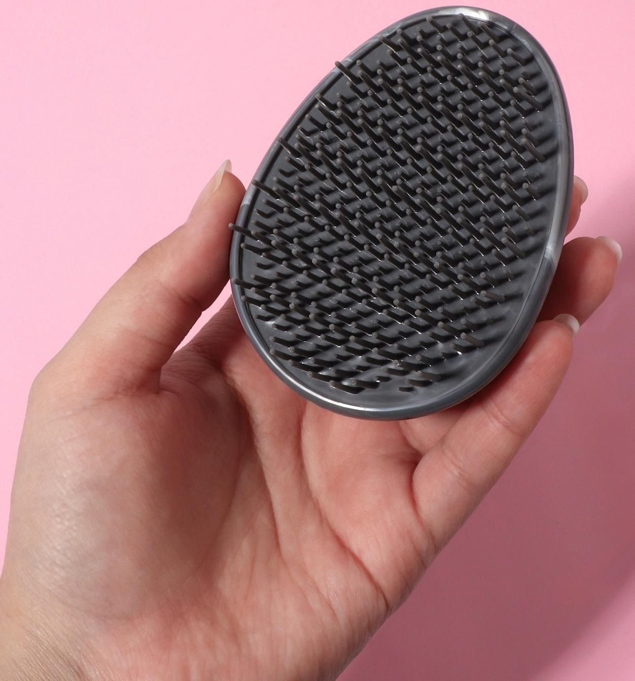 Расчёска массажная, 9 × 7 см, цвет серый