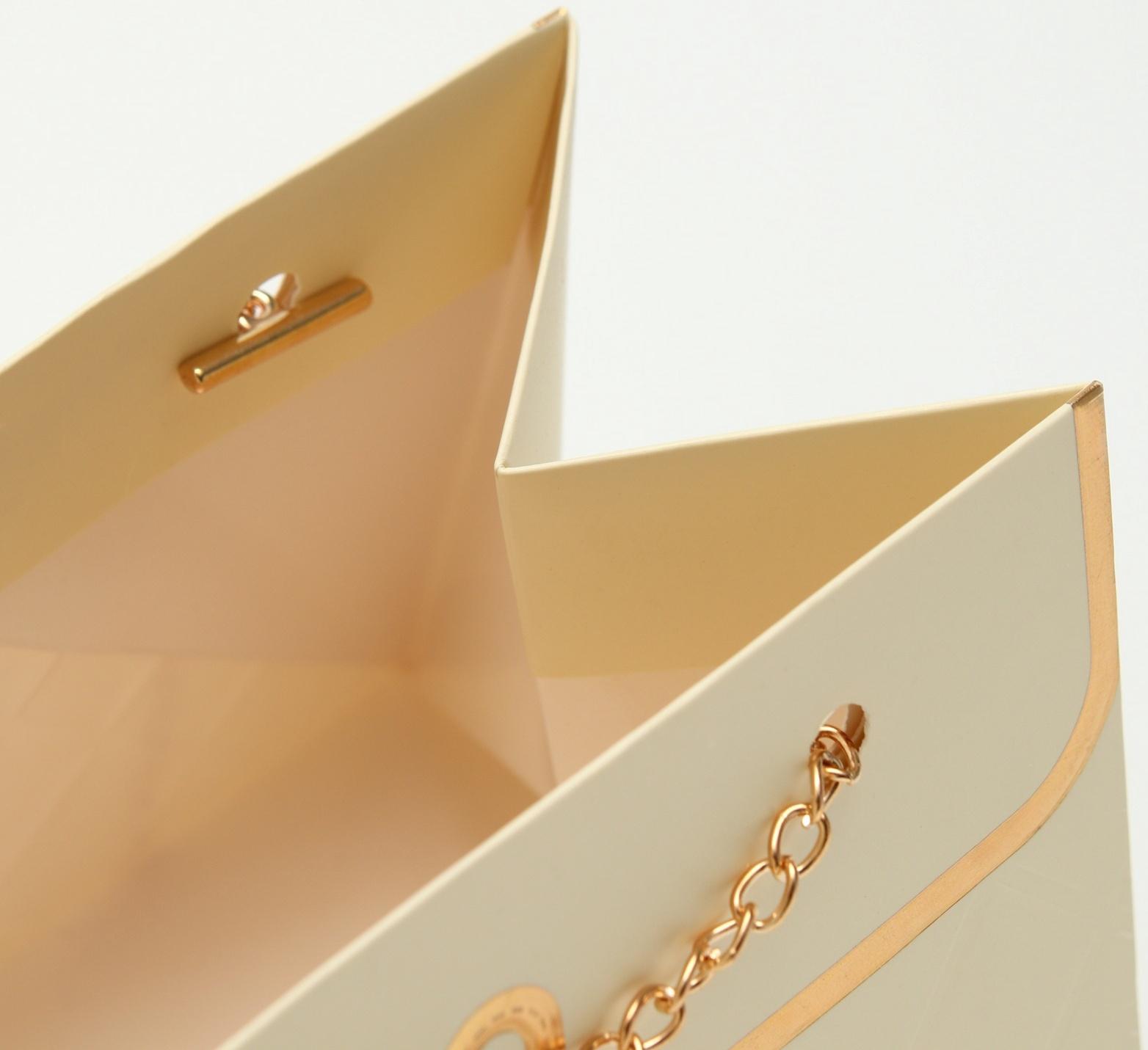 Пакет переноска для цветов, ручка цепь, «Кремовый», с золотым тиснением, 15×10.5×10 см