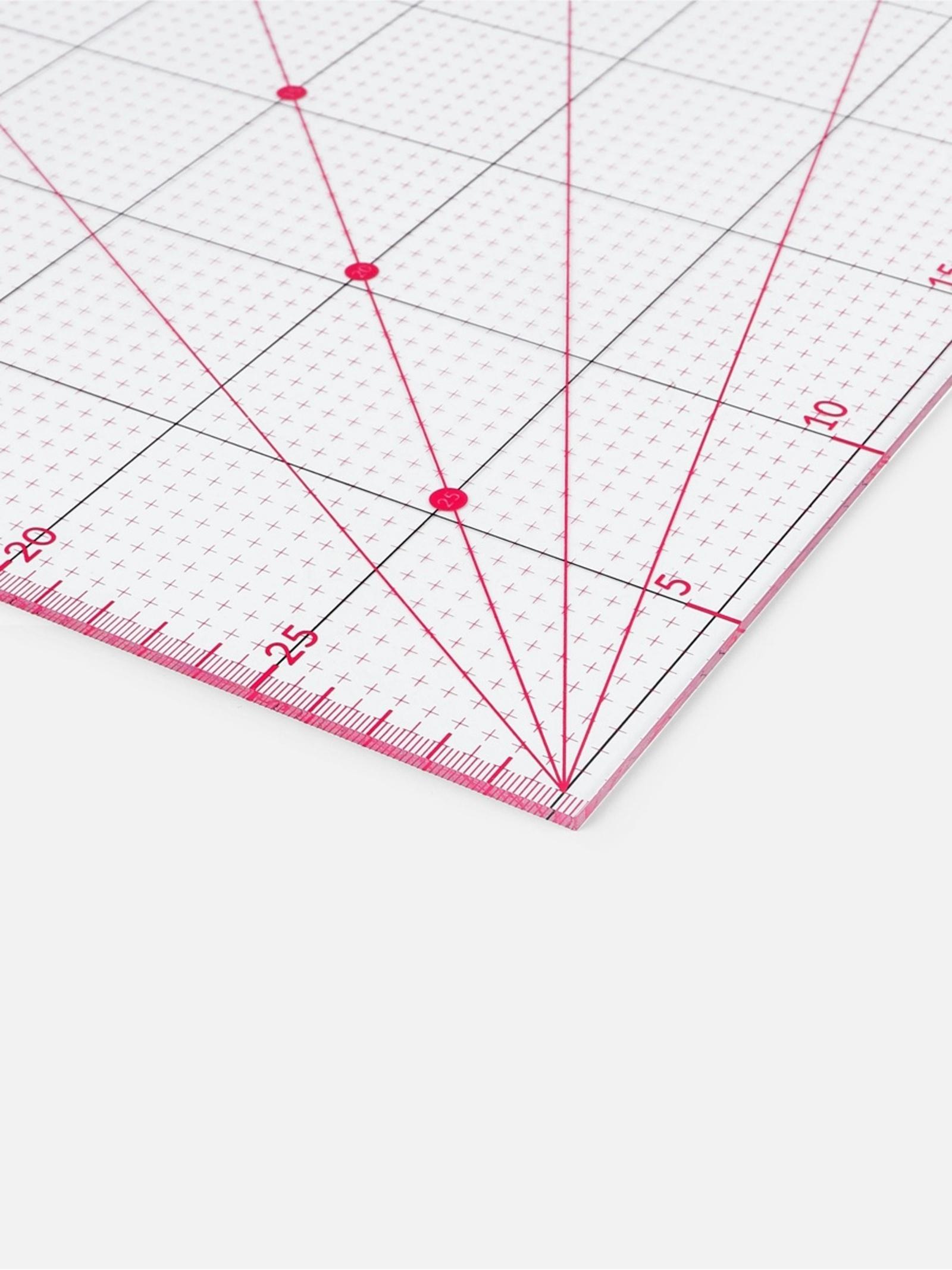 Линейка для квилтинга и пэчворка, с отверстиями, 30 × 30 см, цвет прозрачный/розовый