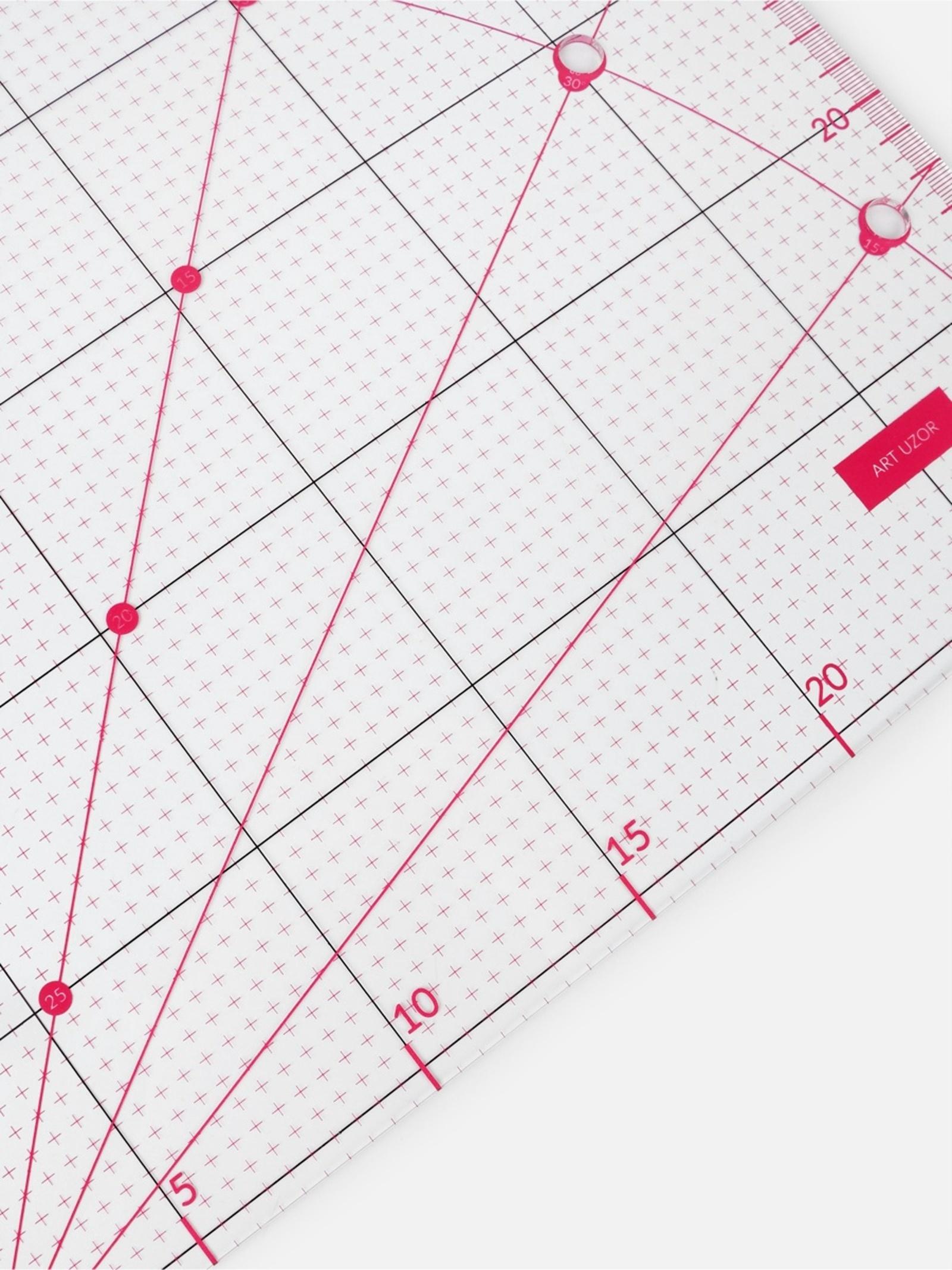 Линейка для квилтинга и пэчворка, с отверстиями, 30 × 30 см, цвет прозрачный/розовый