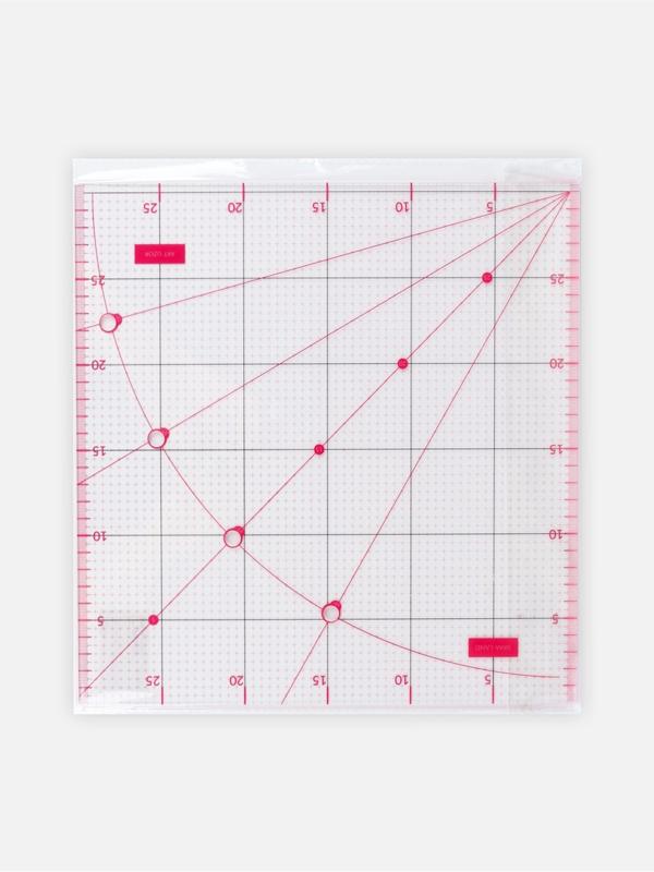 Линейка для квилтинга и пэчворка, с отверстиями, 30 × 30 см, цвет прозрачный/розовый