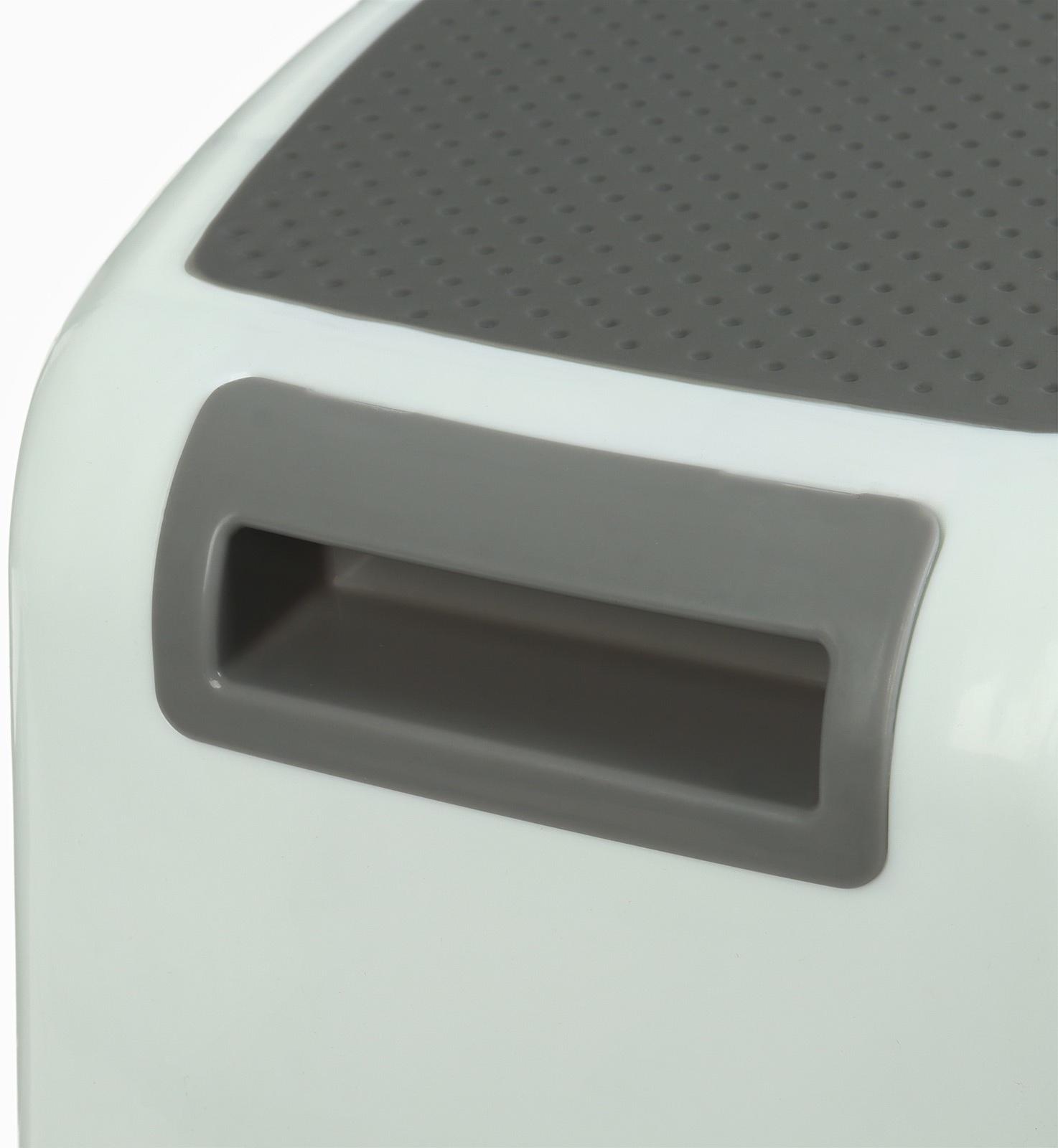 Табурет - подставка детский с прорезинеными ступеньками, 36х33х25см, цвет белый/серый