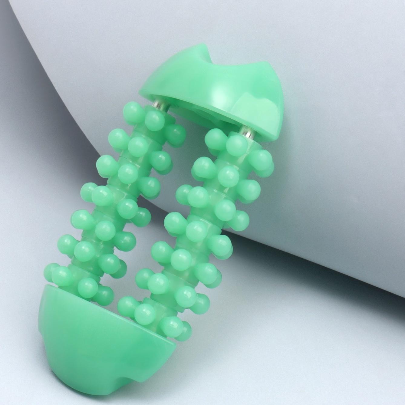 Массажёр для рук и ног, 14 колёс, 10, 5 5 см, цвет зелёный