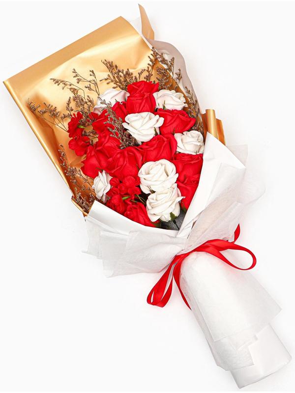 Букет мыльных красных и белых роз в коробке из 20 шт.