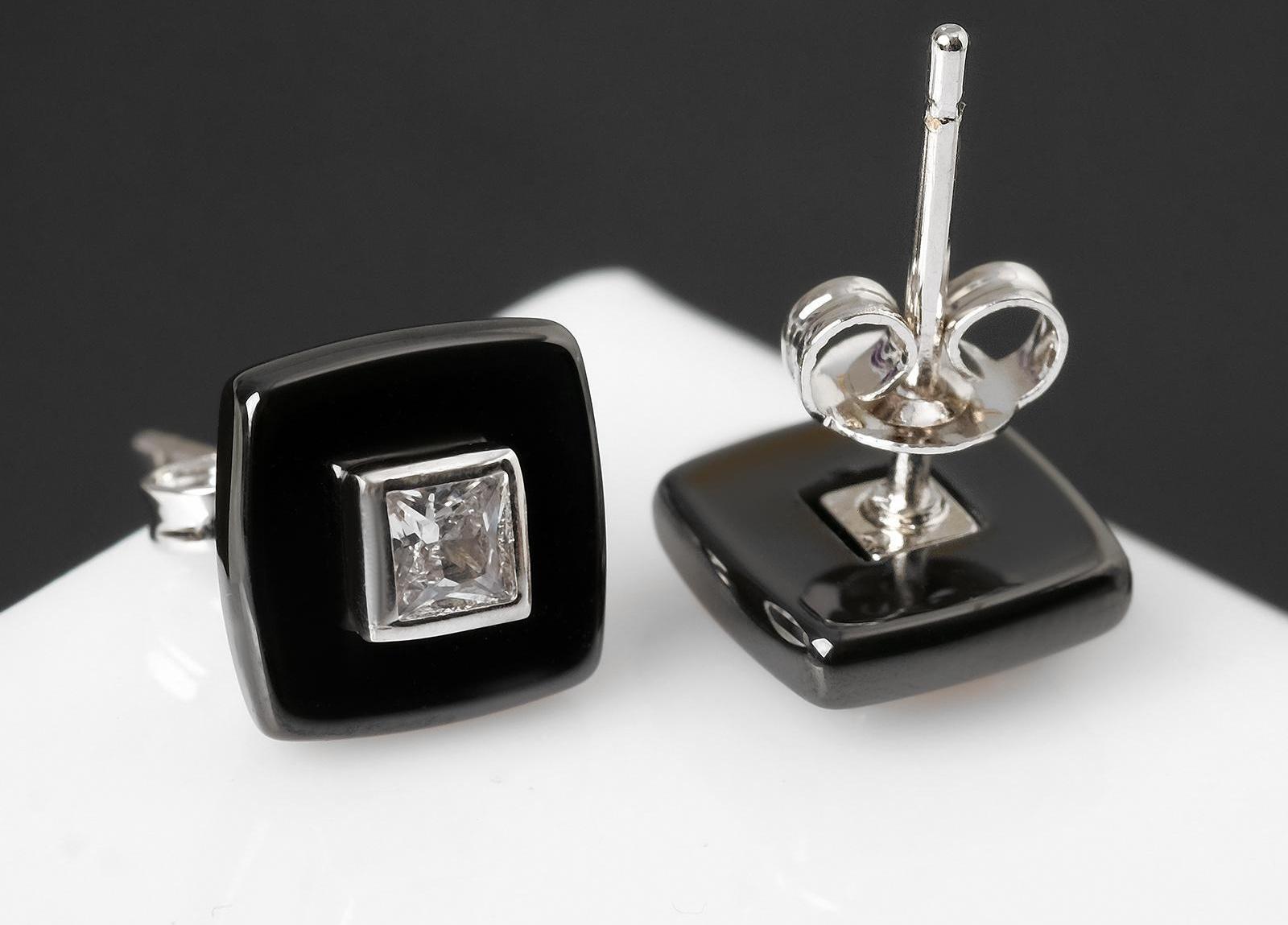 Пусеты керамика «Квадрат» малый, чёрно-белые в серебре