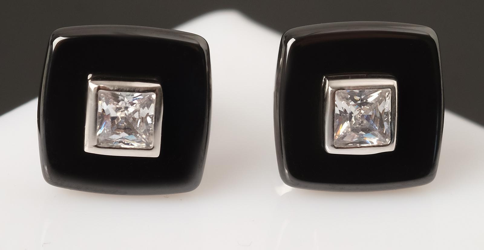 Пусеты керамика «Квадрат» малый, чёрно-белые в серебре