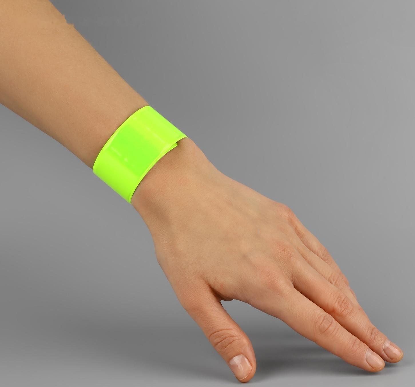 Светоотражающий слэп-браслет, самофиксирующийся, 3 × 30 см, цвет салатовый