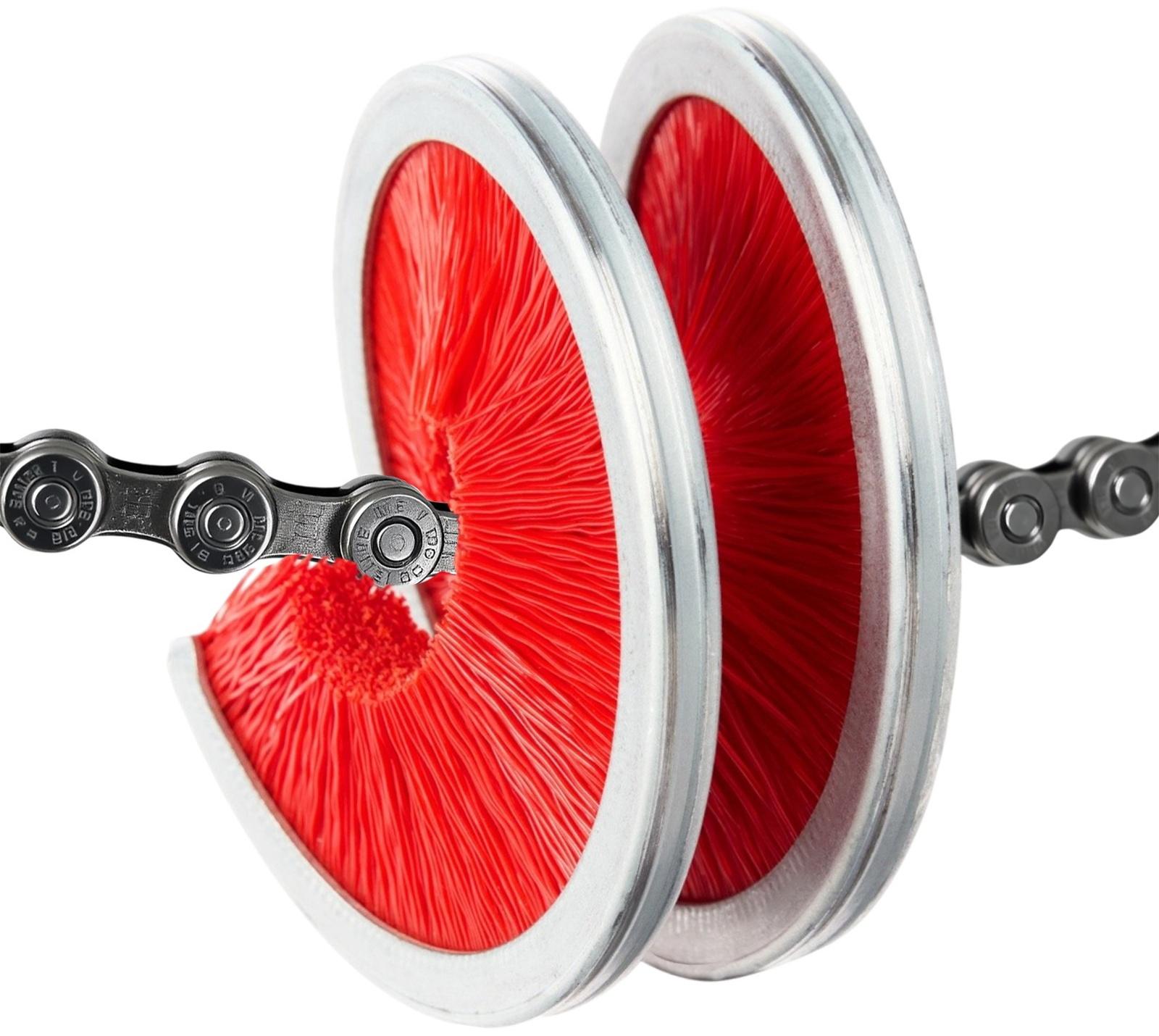 Щётка для чистки цепи TORSO, 360°, красная