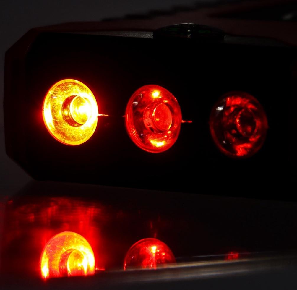 Пуско-зарядное устройство 6000 мАч, 3 LED, 4USB, DC 12V